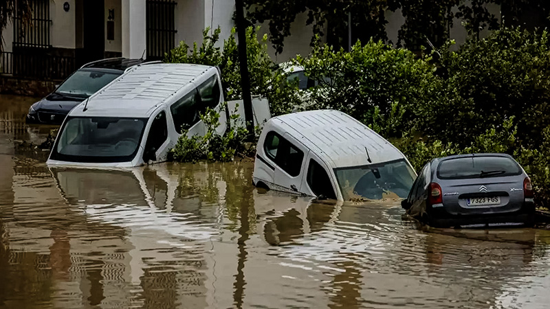 mas-de-50-muertos-por-las-inundaciones-en-la-provincia-en-valencia-entre-ellos-varios-ninos-y-bebes.jpg